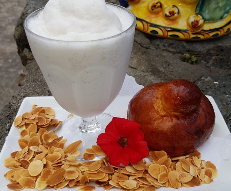 granita alle mandorle delle eolie